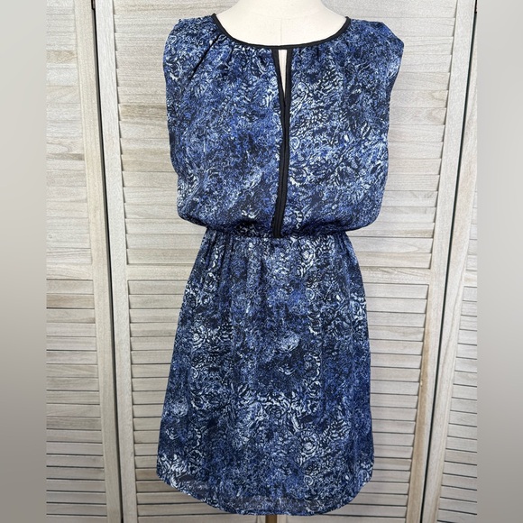 FYLO Dresses & Skirts - FYLO Sleeveless Midi Dress with Cutout V Bust Black/Blue Print-S (petite)